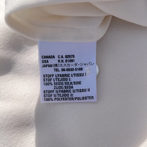 Escapade Silk Blouse - Stunning - Picture 6 of 9